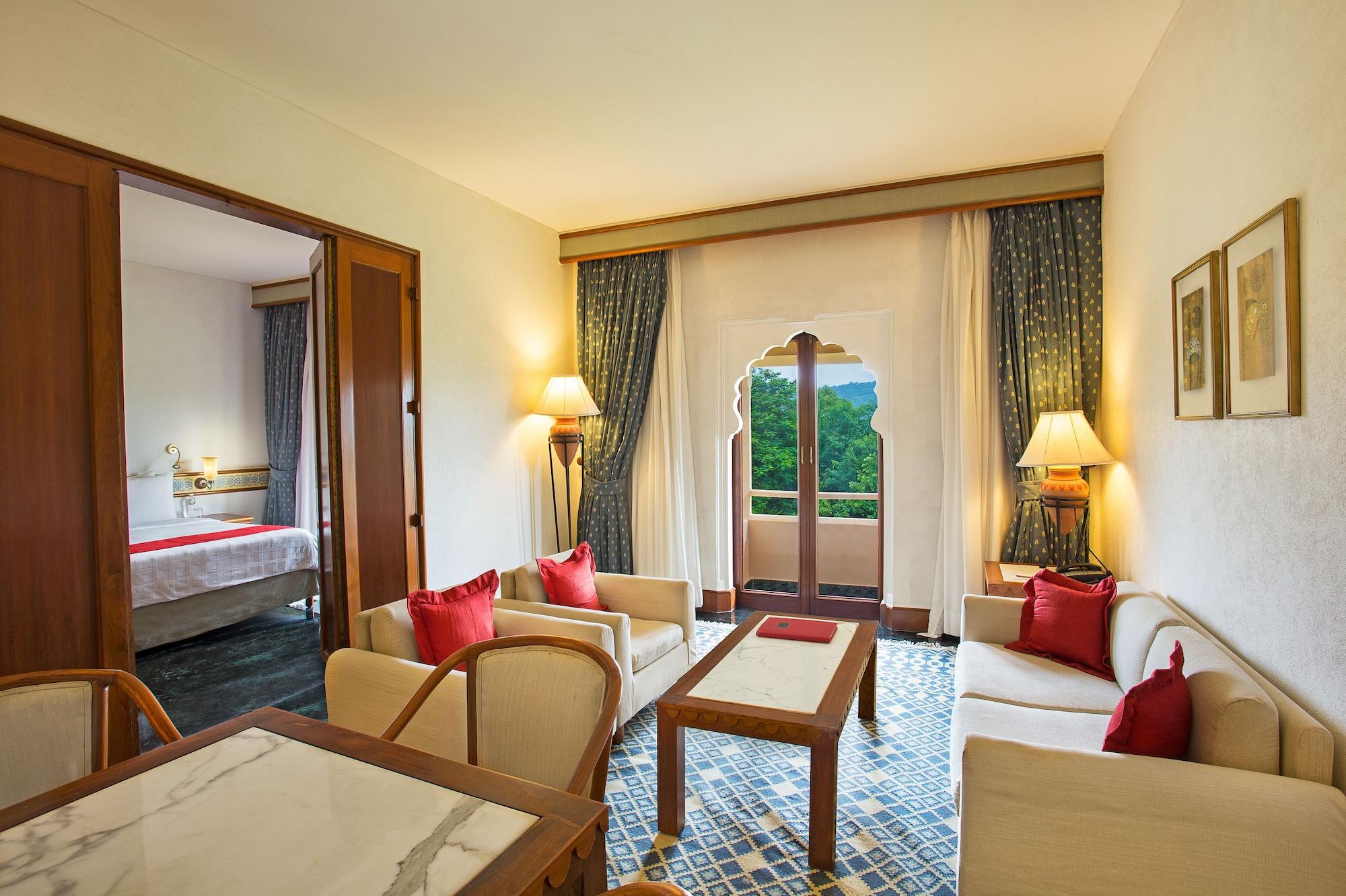 Hotel Trident Dźajpur Zewnętrze zdjęcie Suite at the Taj Bengal