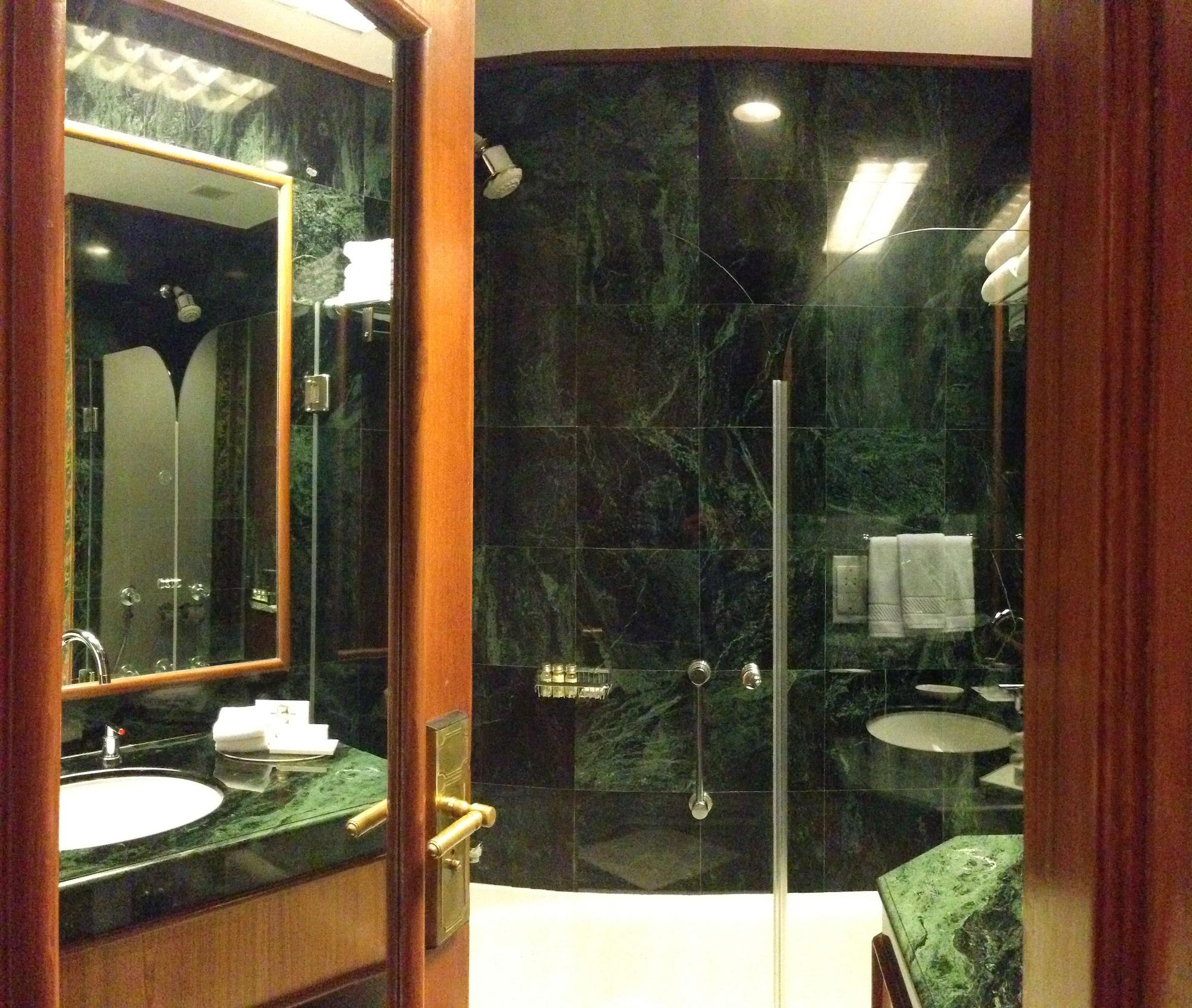 Hotel Trident Dźajpur Zewnętrze zdjęcie Bathroom